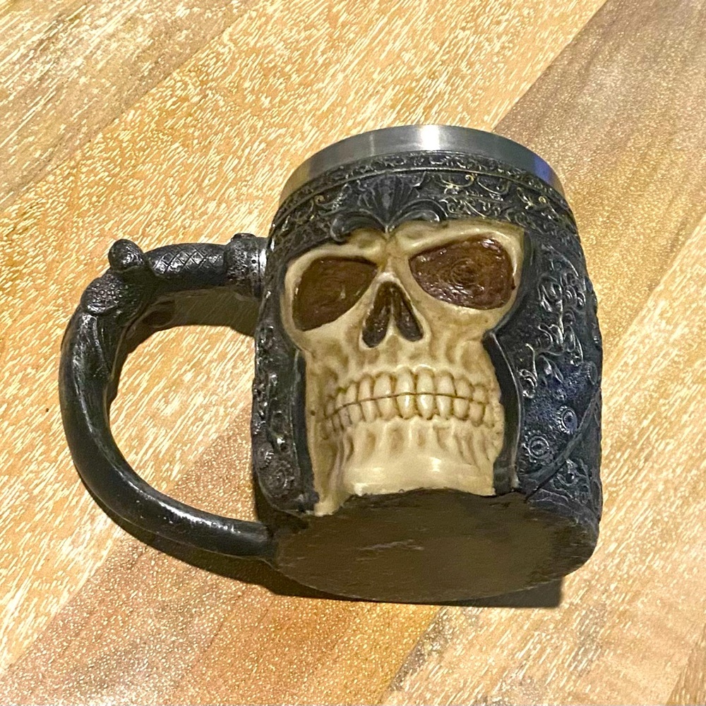 Skull mug